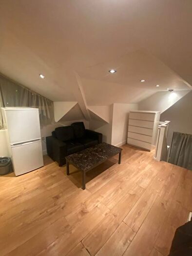 1 Bedroom Flat To Rent In London, KT3