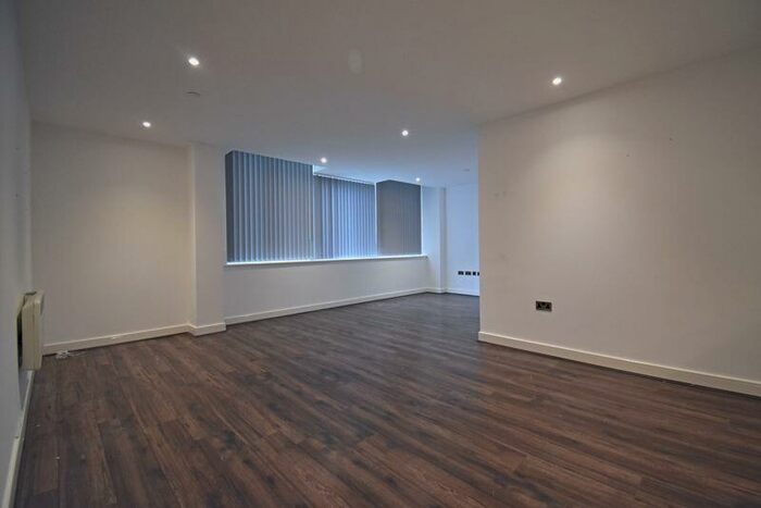 2 Bedroom Flat To Rent In Th Floor Churchill Place, Basingstoke, RG21