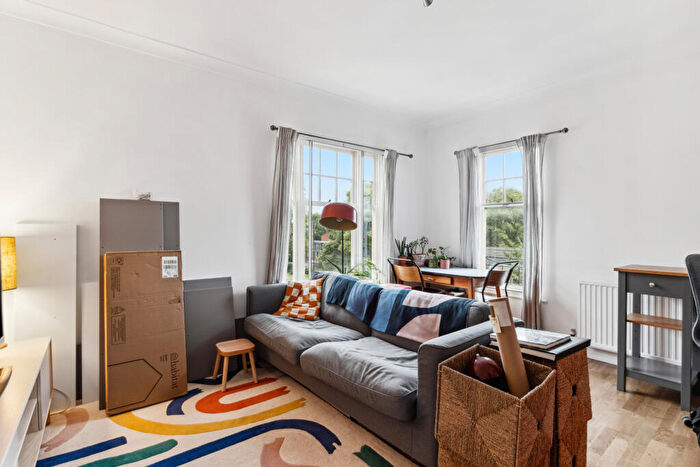 1 Bedroom Flat To Rent In Sutton Square, Urswick Road, E9