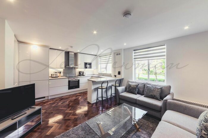 3 Bedroom Flat To Rent In Wimpole Street, Marylebone, W1G
