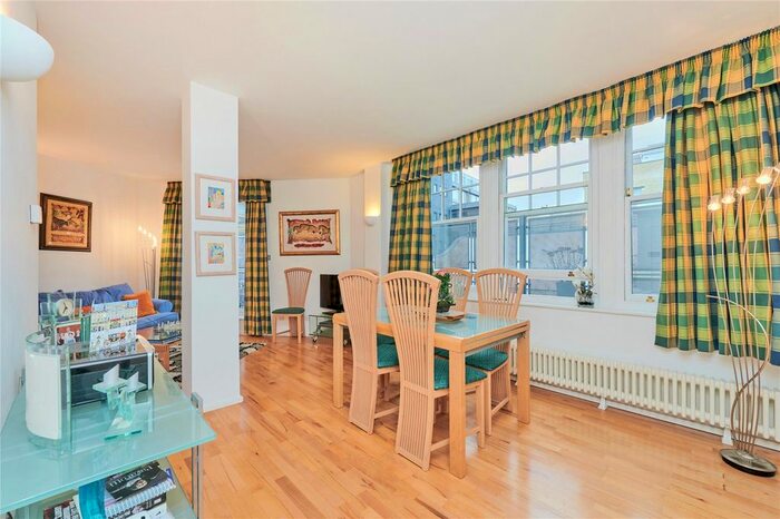 2 Bedroom Flat To Rent In Goswell Road, Clerkenwell, EC1V