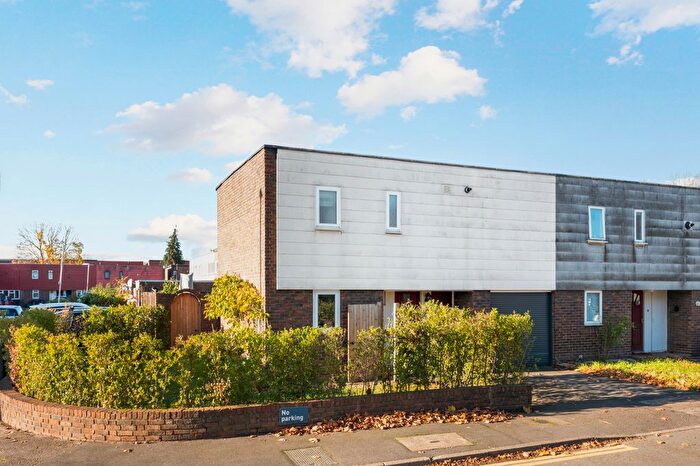 3 Bedroom End Terrace House For Sale In Farnham Gardens, London, SW20