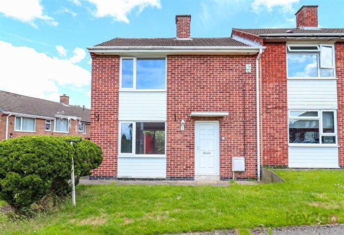 2 Bedroom End Of Terrace House To Rent In Oak Close, Killamarsh, S21