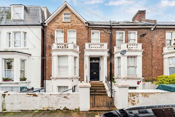 2 Bedroom Flat To Rent In Rockley Road, Brook Green, W14