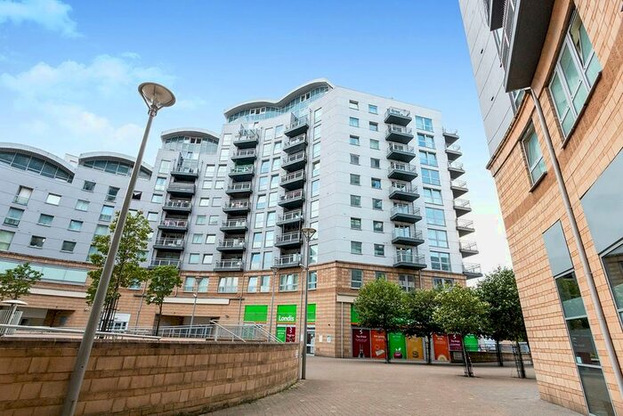 2 Bedroom Flat To Rent In Alencon Link, Basingstoke, Hampshire, RG21