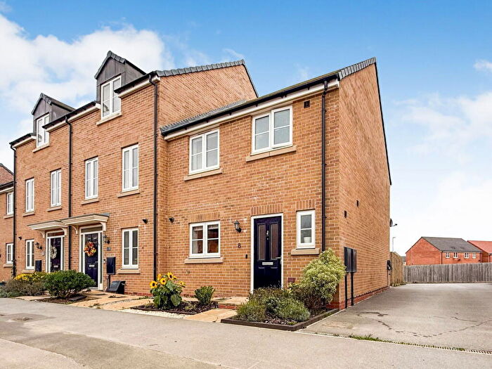 3 Bedroom End Of Terrace House For Sale In Peter's Way, Beverley, East Riding Of Yorkshire, HU17