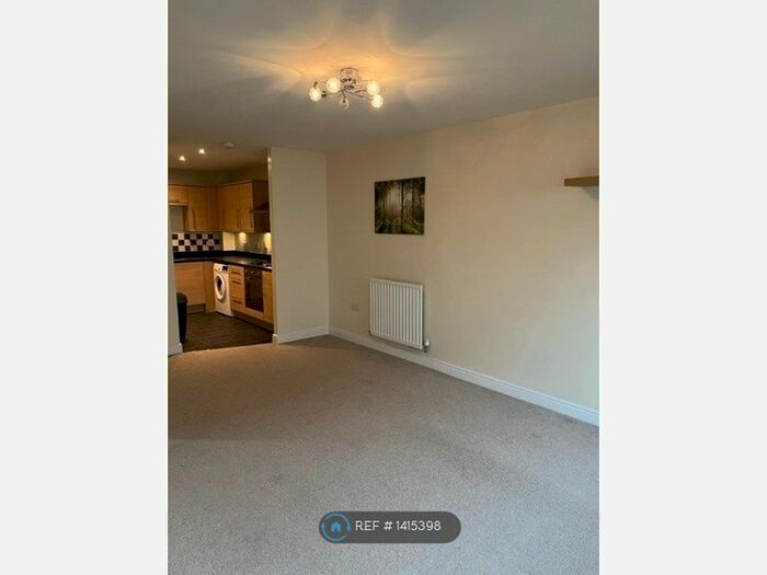 2 Bedroom Flat To Rent In Top Fair Furlong, Redhouse Park, Milton Keynes, MK14
