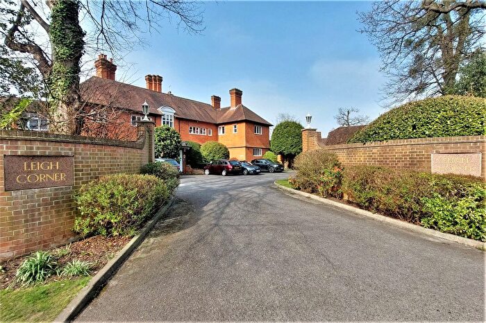 2 Bedroom Flat For Sale In Leigh Corner, Cobham, Surrey, KT11