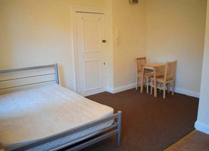 Studio To Rent In Shoot Up Hill, Kilburn, London NW2