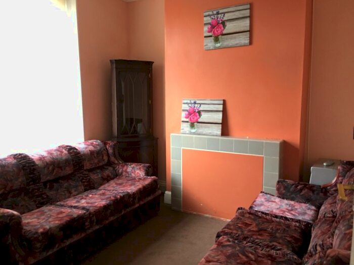 2 Bedroom Terraced House To Rent In Akam Road, Bradford, BD1