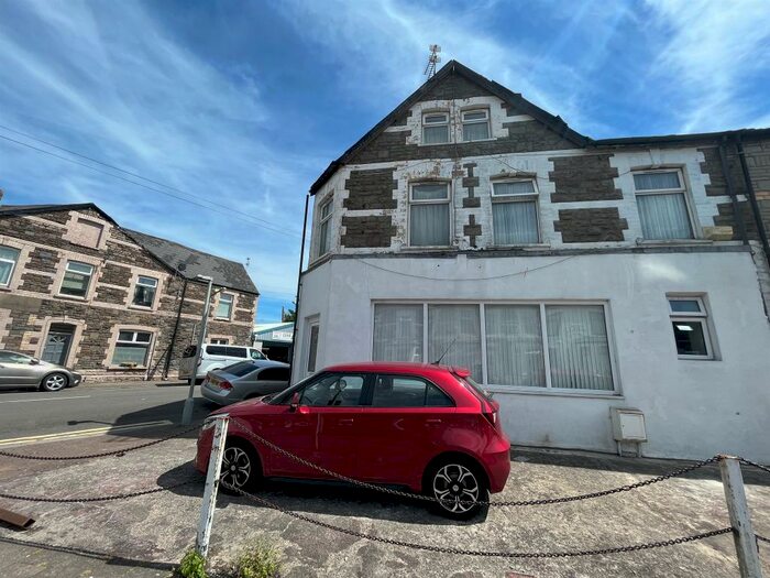 2 Bedroom Flat To Rent In Broadway, Cardiff, CF24