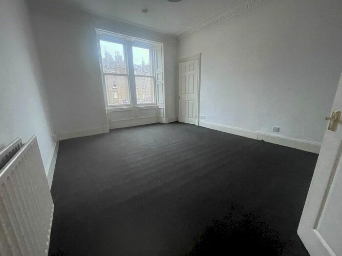 2 Bedroom Flat To Rent In Forfar Road, Dundee, DD4