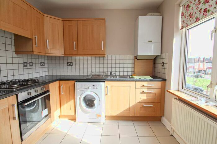 1 Bedroom Detached House To Rent In Fords Grove, Winchmore Hill, N21