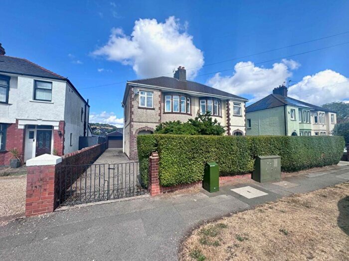 3 Bedroom Semi Detached House For Sale In Park Avenue, Whitchurch, Cardiff, CF14