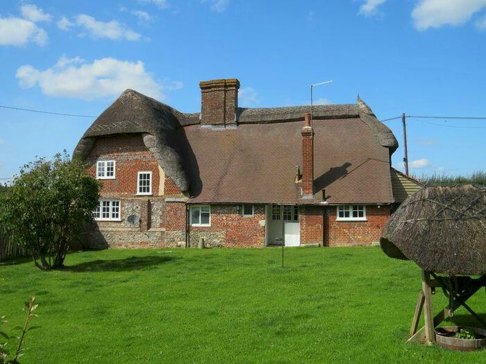 3 Bedroom Character Property To Rent In East Tisted, Nr Alton / Petersfield, Hampshire, GU34