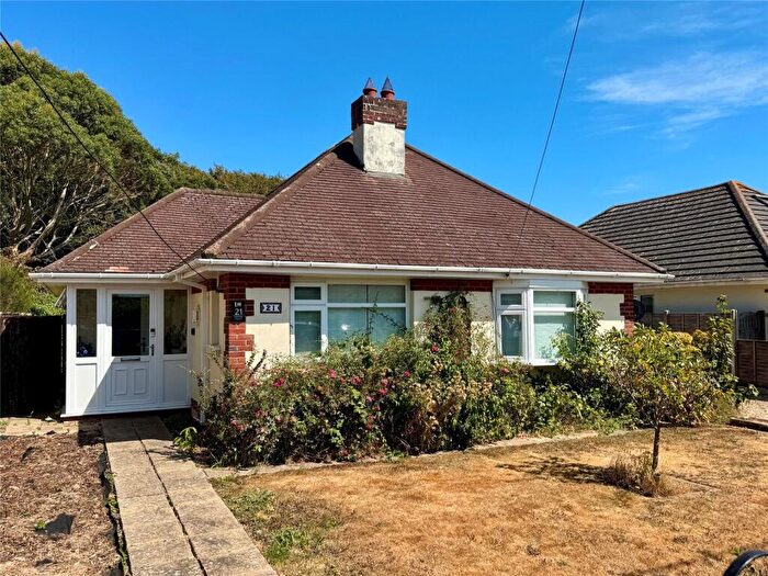 2 Bedroom Bungalow For Sale In High Ridge Crescent, New Milton, Hampshire, BH25