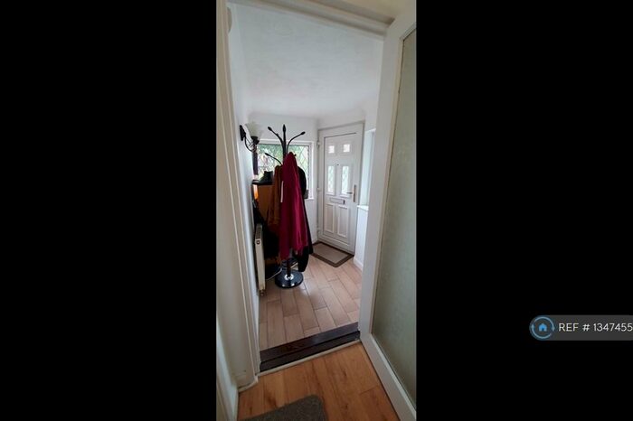 2 Bedroom Bungalow To Rent In Pitsea, Basildon, SS13