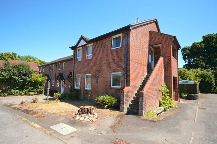 Studio To Rent In Marram Close, Lymington, Hampshire, SO41