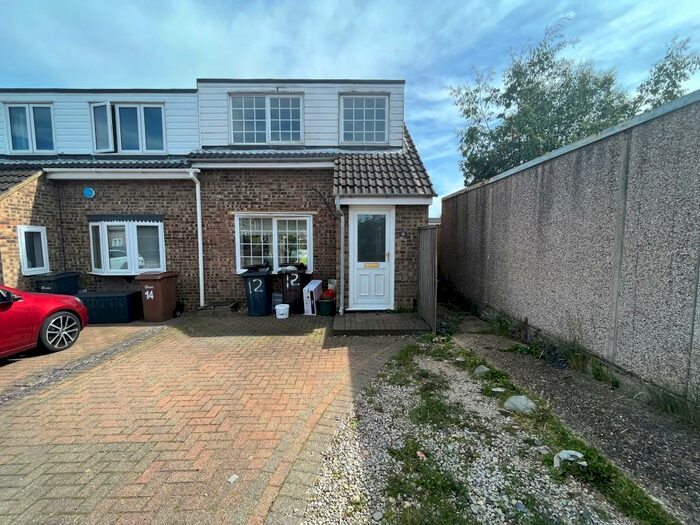 3 Bedroom House To Rent In Lobelia Close, Chelmsford, CM1