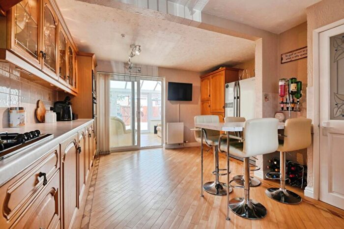 2 Bedroom End Of Terrace House For Sale In Kipling Rise, Tamworth, B79