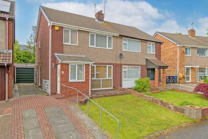 3 Bedroom Semi-Detached House For Sale In Blue Hatch, Frodsham, WA6