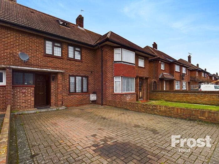 3 Bedroom Terraced House For Sale In Station Crescent, Ashford, Surrey, TW15