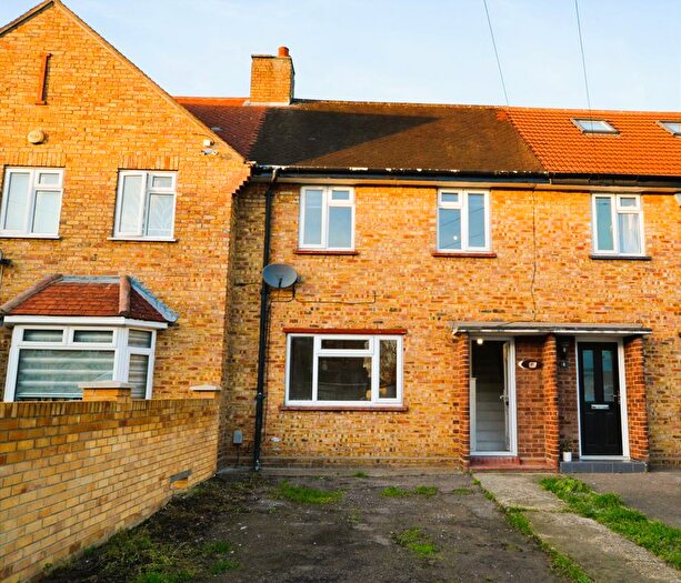 3 Bedroom Terraced House To Rent In Cameron Drive, Waltham Cross, Broxbourne, EN8