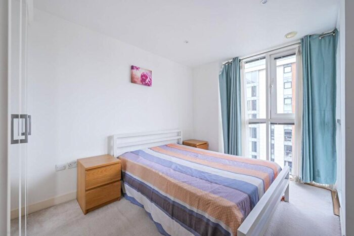 2 Bedroom Flat For Sale In Western Gateway, Royal Docks, London, E16