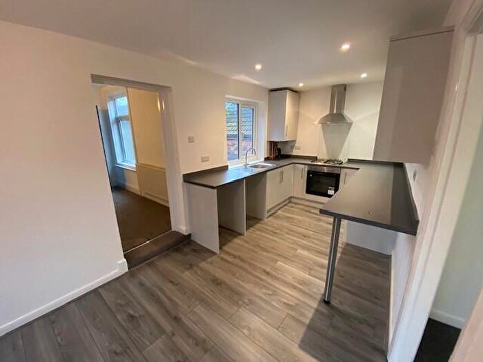 3 Bedroom Flat To Rent In King Street, Thorne, Doncaster, DN8
