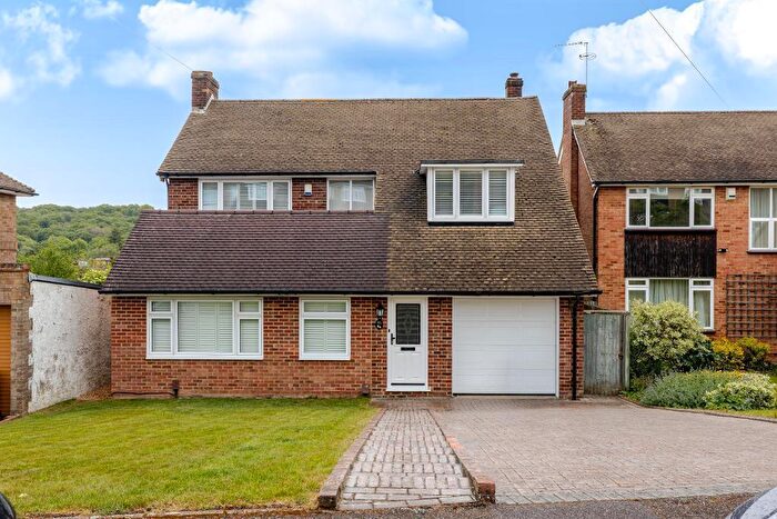 4 Bedroom Detached House For Sale In Ellenbridge Way, South Croydon, CR2