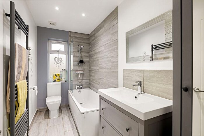4 Bedroom Detached Bungalow For Sale In New Dover Road, Capel-Le-Ferne, Folkestone, CT18