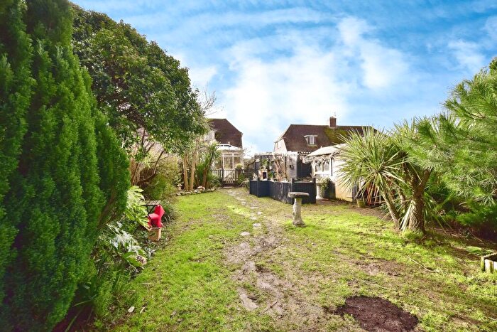 2 Bedroom Semi-Detached House For Sale In Huntington Road, Maidstone, Kent, ME17