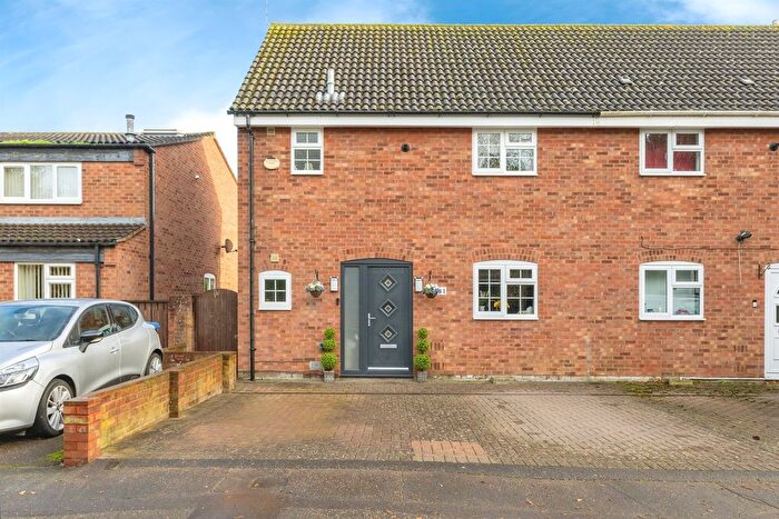 3 Bedroom Semi Detached House For Sale In Ives Road, Norwich, NR6
