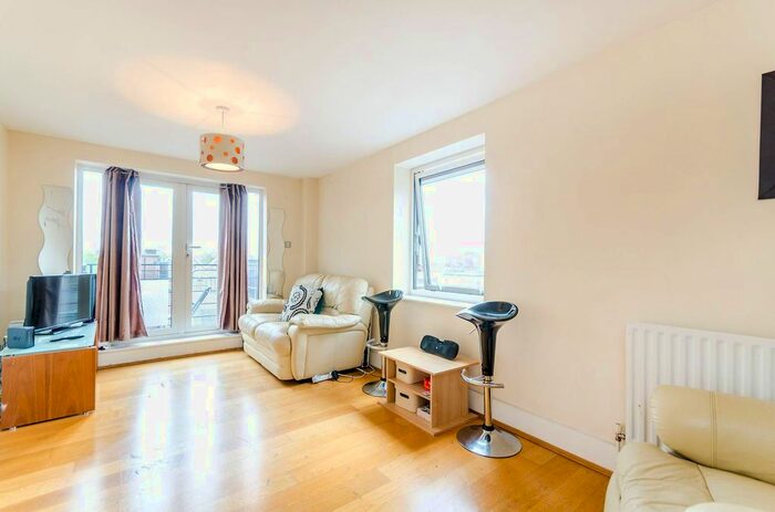 2 Bedroom Flat To Rent In Market Square, Kingston, Kingston Upon Thames, KT1