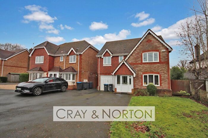 4 Bedroom Detached House For Sale In Cardinal Close, Sanderstead, CR2
