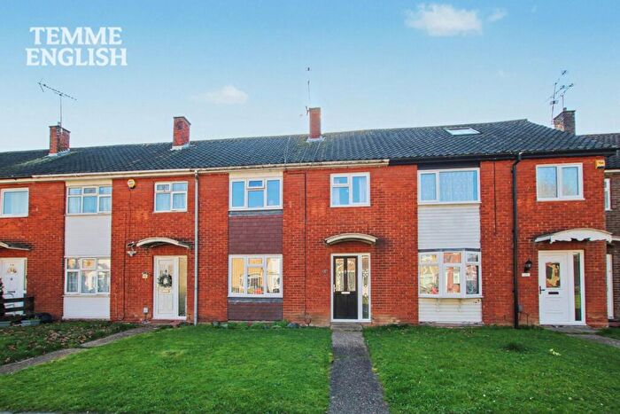 3 Bedroom Terraced House For Sale In Long Lynderswood, Basildon, SS15