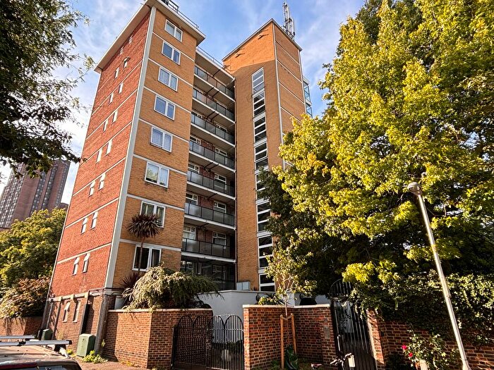 2 Bedroom Flat To Rent In Windmill Walk, London, SE1