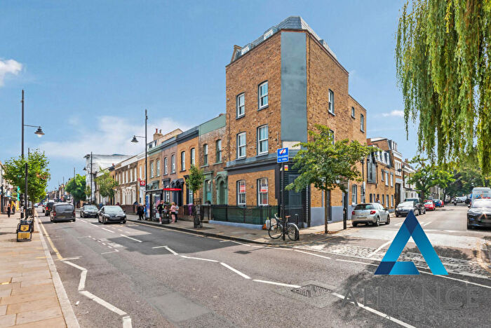 2 Bedroom Flat To Rent In Raphen Apartments, Medway Road, London, E3