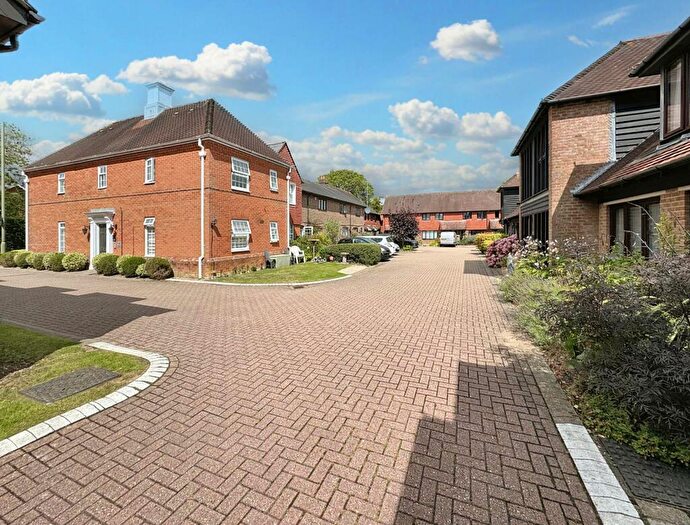 1 Bedroom Apartment To Rent In Fernhill Lane, New Milton, BH25