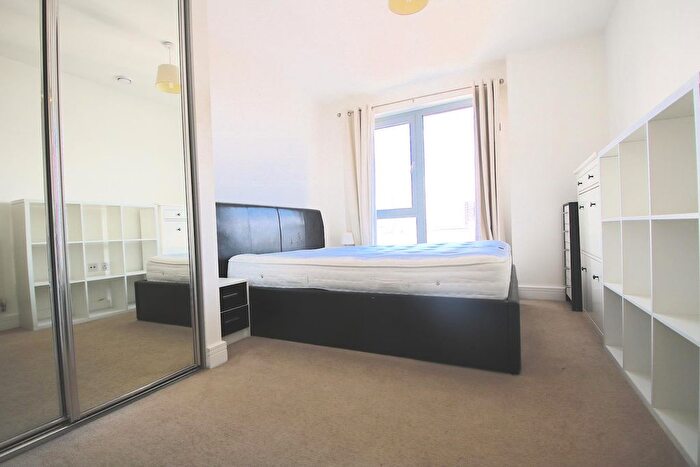 2 Bedroom Flat To Rent In Christian Street, London, E1