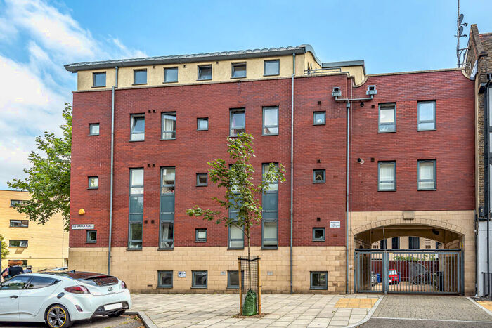 2 Bedroom Property To Rent In Jamaica Road, London, SE16