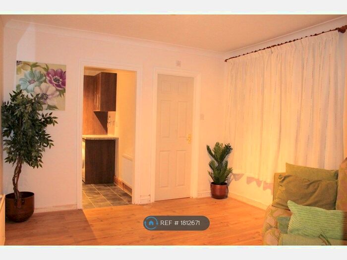 2 Bedroom Maisonette To Rent In Barley Lane, Ilford, IG3