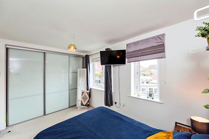 2 Bedroom Semi-Detached House For Sale In Staith Lane, Mapplewell, Barnsley, S75