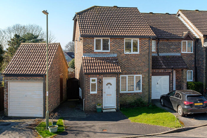3 Bedroom Semi-Detached House For Sale In Stagshorn Road, Horndean, PO8