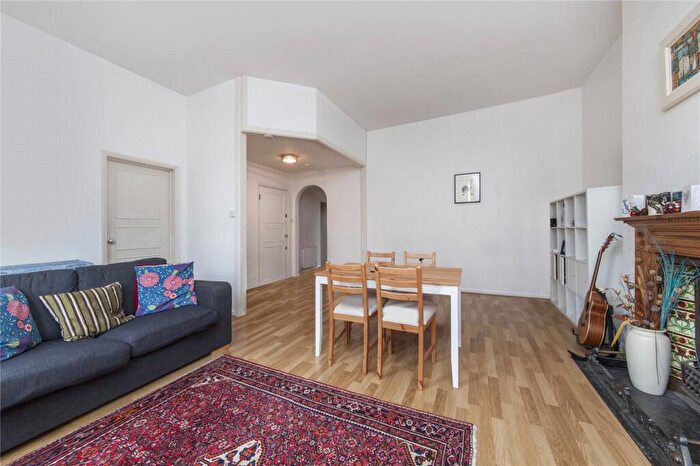3 Bedroom Flat To Rent In Lancaster Grove, Belsize Park, NW3