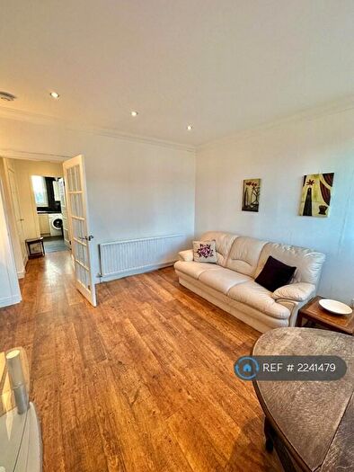 2 Bedroom Flat To Rent In Esslemont Avenue, Aberdeen, AB25