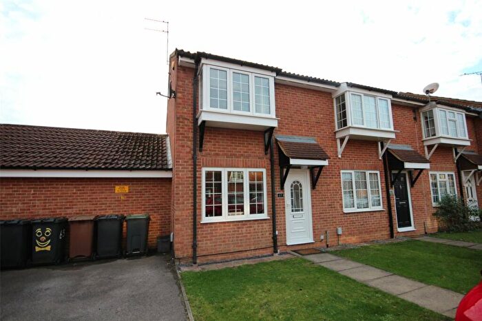 2 Bedroom End Of Terrace House To Rent In Claverley Green, Luton, Beds, LU2