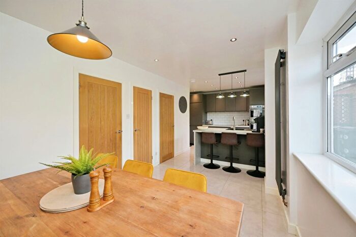 5 Bedroom Terraced House For Sale In Henderson Close, St.Albans, AL3