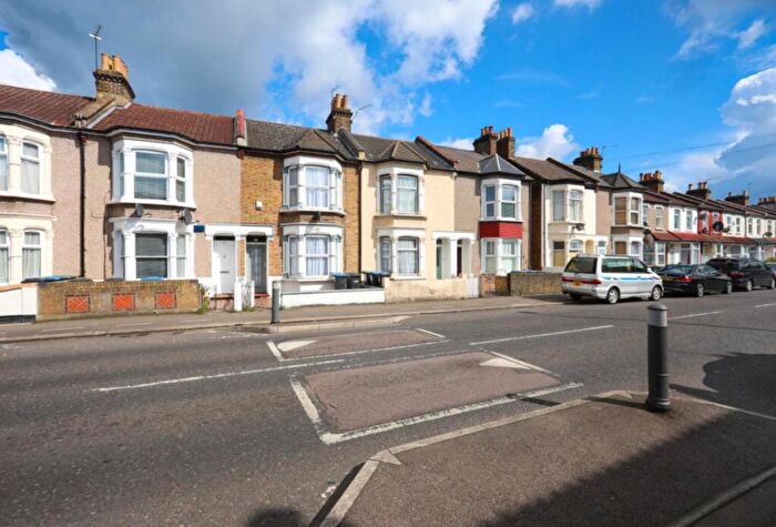 2 Bedroom Maisonette To Rent In Bury Street, London, N9