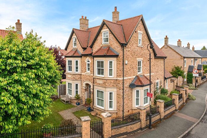 4 Bedroom Detached House For Sale In Bronte Avenue, Fairfield, Hitchin, SG5